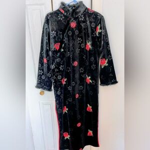 Floral Black Velvet Cheongsam Dress with Embroidered Red Rose Accents